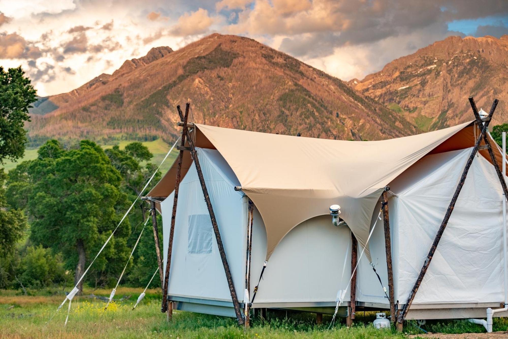 Under Canvas North Yellowstone - Paradise Valley Livingston Eksteriør bilde